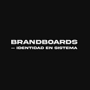 Brandboards — Identidad en Sistema. Un projet de Design graphique, Design , Br, ing et identité, Créativité, Réseaux sociaux, Direction artistique, T, pographie, Création de motifs, Création de logos, Design t , et pographique de Dario Frisone - 03.05.2026