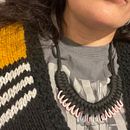 Collar Trama de color. Arts, Crafts, Jewelr, Design, Macramé, and Textile Design project by Andrea Lizana - 05.12.2026