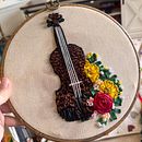 Violin embroidery . Bordir proyek oleh teresalrivera1 - 05.15.2026