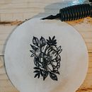Minha primeira vez com uma maquininha de tattoo na mão! Ein Projekt aus dem Bereich Tattoodesign von Kamilla Piovesan - 02.07.2026