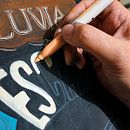 CHALKBOARD: Especiales de temporada lluvia en Bogotá. Un proyecto de H, lettering y Lettering de Seneth Pulido - 07.07.2026