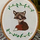 Zorro colorado bordado a mano. Un proyecto de Bordado y Diseño textil de Barbara Maidana - 23.08.2026