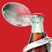 Coca-Cola 2. Design, Traditional illustration, 3D, and Advertising project by Carlos Abril González - 01.03.2011