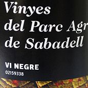 Etiquetas de vino de las "Vinyes del Parc Agrari de Sabadell". Een project van  Ontwerp van Patricia Roman Humanes - 10.03.2011