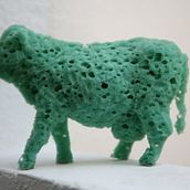 vaca, piedras, arbol, camión. Design, and Advertising project by José Deldado Periñán - 12.29.2011