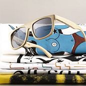 Waiting for the sun | Sunglasses. Design, Motion Graphics, Traditional illustration, Film, Video, TV, 3D, UX / UI, IT, Photograph, Music, and Advertising project by Carlos Mauricio Domínguez - 01.12.2012