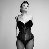 retratos-un corsé. Projekt z dziedziny Design, Trad, c, jna ilustracja, Kino, film i telewizja, Fotografia i  Reklama użytkownika Rebeca Manila - 07.07.2012