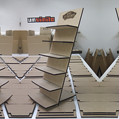 Display - Expositor de Gafas Vans. 3D, and Design project by UV Rotulación - 04.24.2013