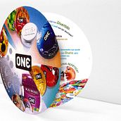 Diseño Folleto One Condoms (España). Advertising, and Design project by Ateigh Design Creación & Diseño Web - 05.20.2013
