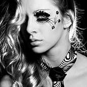 Fotografía de Moda y Publicidad. Design, Photograph, and Advertising project by Ruth Marigil - 10.03.2013