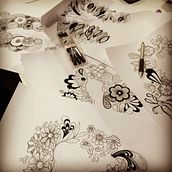 Ilustración en rotring para Catálogo Corona. Un proyecto de Ilustración tradicional de Ane Muñoz Arce - 04.02.2014
