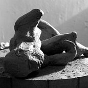 cuerpos en tierra. Un proyecto de Diseño y Fotografía de caG igi - 25.11.2013