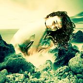 Madre agua . Traditional illustration, Advertising, and Photograph project by Roberto Echeverry Sánchez - 12.12.2013