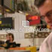 Mirall de Pedralbes. Un proyecto de Br, ing e Identidad, Diseño gráfico y Diseño Web de Adworks-bcn - 07.03.2014