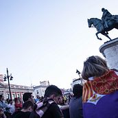 Fotoperiodismo callejero. Un proyecto de Fotografía de Olga Hueso - 23.05.2014