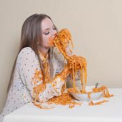 EATGIRL. Photograph project by Celia Mondéjar - 06.29.2014