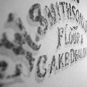 Ghosting. Un progetto di Design editoriale e Graphic design di Gloria Soria Cañete - 17.08.2014