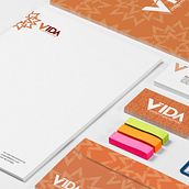 VIDA internacional. Br, ing, Identit, Art Direction, and Graphic Design project by Brayan Chacon Quesada - 04.14.2013