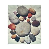 Stones. Traditional illustration project by Amaya Múgica - 10.21.2014