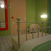 ESTILO RETRO. Dormitorio Individual. 3D project by CHEMA TRUJILLO RIVAS - 11.12.2014