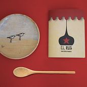 carta / menú "el rus". Un projet de Conception éditoriale , et Design graphique de Beatriz Sena Peris - 07.06.2015