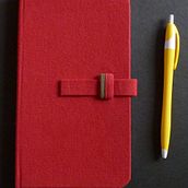 Libreta con cierre tipo lengüeta. Un progetto di Artigianato di Laura - 02.03.2015