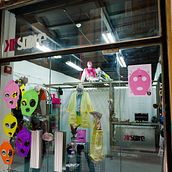 Proyecto de diseño de KR Store by Krizia Robustella . Br, ing și identitate, Design, Design interior și Scenografie de Aida Parcet - 03.22.2015