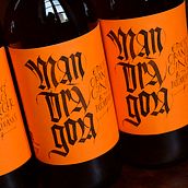 Mandràgora. Edición Orange Ginger & the Boomerangs. Cerveza con jengibre y naranja.. Calligraph, Design, Graphic Design, T, and pograph project by Oriol Miró Genovart - 05.02.2015