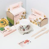 Printemps Take Away. Un progetto di Br, ing, Br, identit, Graphic design, Packaging, Direzione artistica e Illustrazione tradizionale di Eli García - 05.06.2015