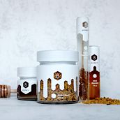 B Honey, packaging de mieles y sus derivados. Een project van Grafisch ontwerp y Packaging van Marta Saavedra Casademont - 24.07.2015