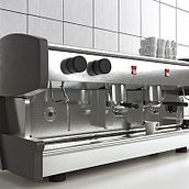 Cafetera con Vray. Un progetto di 3D di RUBEN VIVO ROMAN - 20.11.2015