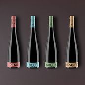 Vino para una velada romántica | diseño de botella y de etiqueta. 3D, Graphic Design, and Packaging project by Saúl Arribas Miguel - 11.29.2015