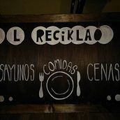 Carteles. Een project van  Reclame van Leticia Fabián bad - 06.12.2015