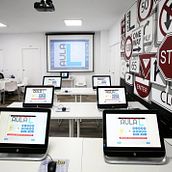 Mural Aula L. Design, and Graphic Design project by Paula Vidal Tamarit - 07.11.2013