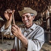 Cuba, reinventando al revolución. Photograph project by Manuel González Vega - 07.06.2016