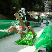 KAISER RADLER SLIDE PARKNuevo proyecto. Projekt z dziedziny Br, ing i ident, fikacja wizualna, W, darzenia, Marketing,  Muz, ka,  Reklama i Portale społecznościowe użytkownika Jef Lima - 26.02.2015