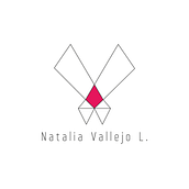Mi portafolio Web como diseñadora gráfica. Un proyecto de Desarrollo Web, Diseño gráfico e Infografía de Natalia Vallejo Larre - 25.07.2016