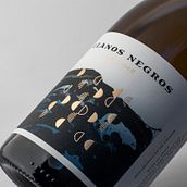 Llanos Negros. Packaging, and Graphic Design project by Dailos Pérez González - 08.07.2016