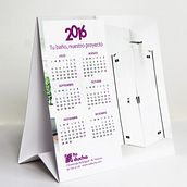 Calendario anual. Editorial Design project by Mariajosé Cuenca - 08.14.2016