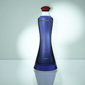 Eau de parfum. Un projet de Design , Création d'accessoires, Conception de produits, Design graphique , et Télévision de Manuel Gómez P. - 03.09.2016