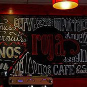 LETTERING PARA LA TABERNA ROJA. Un proyecto de Bellas Artes, Caligrafía, Diseño, Diseño gráfico y Tipografía de Bea Tirado Calvo - 11.09.2016