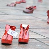 Zapatos Rojos Málaga · Arte Público · Elina Chauvet. Un progetto di Eventi e Video di ANA A. BALBUENA - 21.09.2016