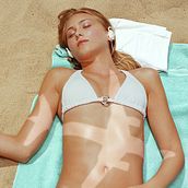 Hawaiian Tropic. Art Direction, and Advertising project by Carlos de Juana Jiménez - 11.14.2016