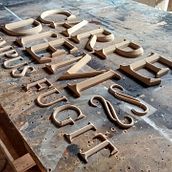 Carpe Diem, diseño y fabricación de letras con acabado chapa de oro. Een project van Craft,  Ontwerp, Productontwerp,  Reclame, T y pografie van Daniel Fermin - 23.11.2016
