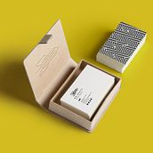 M O L O N D R A . Un progetto di Br, ing, Br, identit e Graphic design di Andrea Xoana - 16.01.2017