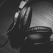 Social Podcasts. Projekt z dziedziny Design, Projektowanie graficzne, Web design, Portale społecznościowe i UX / UI użytkownika María Laura Conte Grand - 09.04.2016