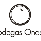 Diseño de logotipo, creatividades y etiquetas para bodega. Editorial Design, and Graphic Design project by Diego Ortega - 03.13.2014