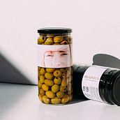 Heliópolis. Siempre que mires al sol recuerda ese color.. Un progetto di Direzione artistica e Packaging di La Patería - 12.03.2017