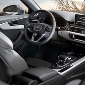 Interior Audi A4. Photograph project by Cristian Martínez Páez - 07.19.2016