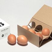 Clara: disseny d'envasat d'ous ecològics. Un projet de Design graphique , et Packaging de Mireia Pamboli - 28.06.2015
